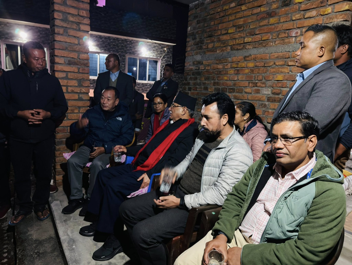 प्रचण्डको नयाँ कार्यक्रम :  ‘जनताको घरमा बास, जनताको चुलोको गाँस’, पुगे नुवाकोट