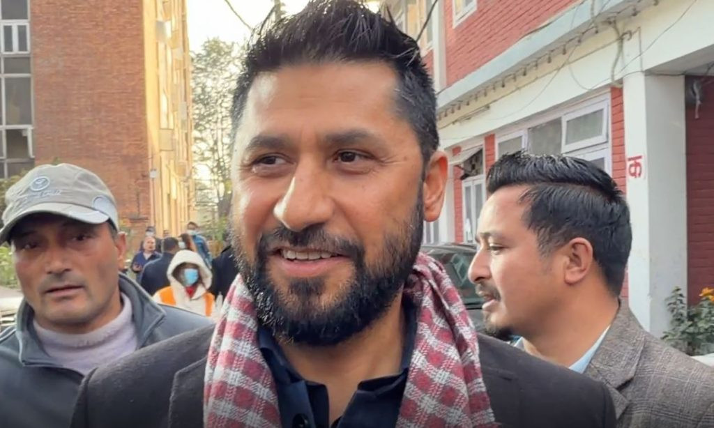 रवि लामिछानेले केपी ओलीलाई फर्काए जवाफ,भन्छन्-गुन तिर्न अदालत धाइरहेको छु