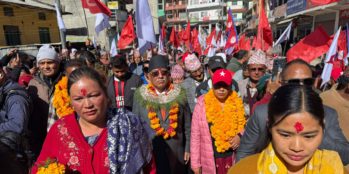 अन्तिमपटक चुनाव लड्ने घोषणा गर्दै रुकुम पूर्वबाट उम्मेदवार बने प्रचण्ड