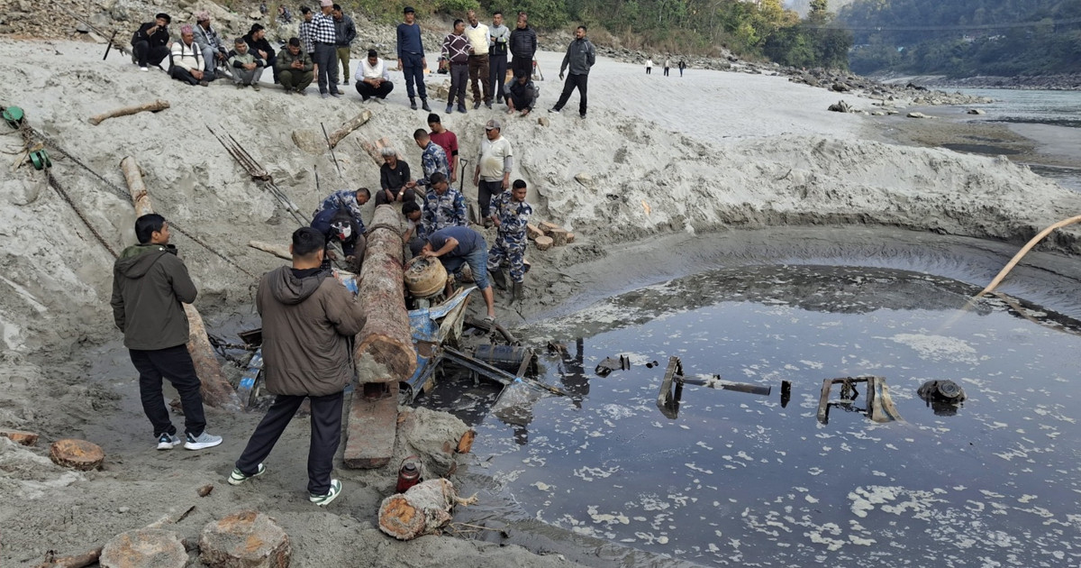 त्रिशूली किनारमा पुरिएको गणपति डिलक्स बसबाट मानव कंकाल फेला