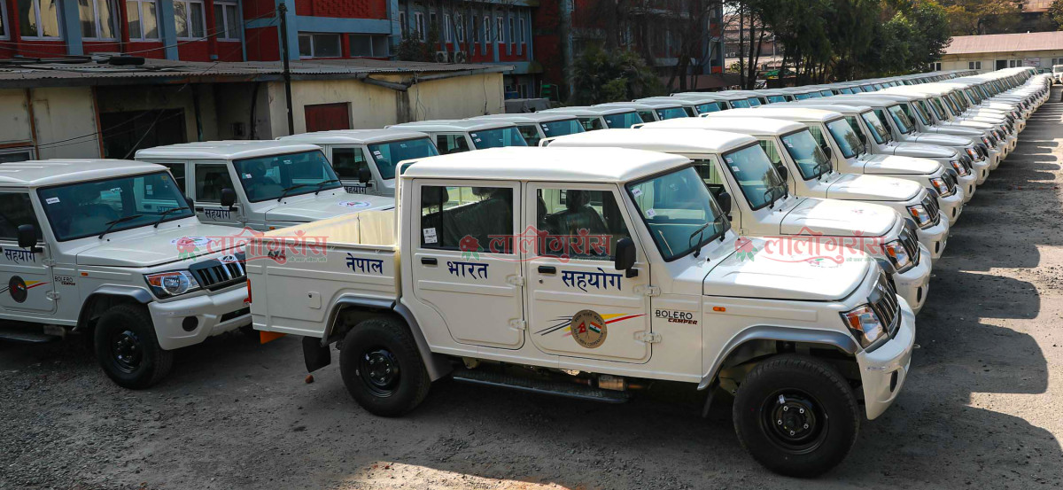 फागुन २१ को निर्वाचनका लागि भारत सरकारद्वारा उपलब्ध गराइएका गाडी सिंहदरबारमा संकलन