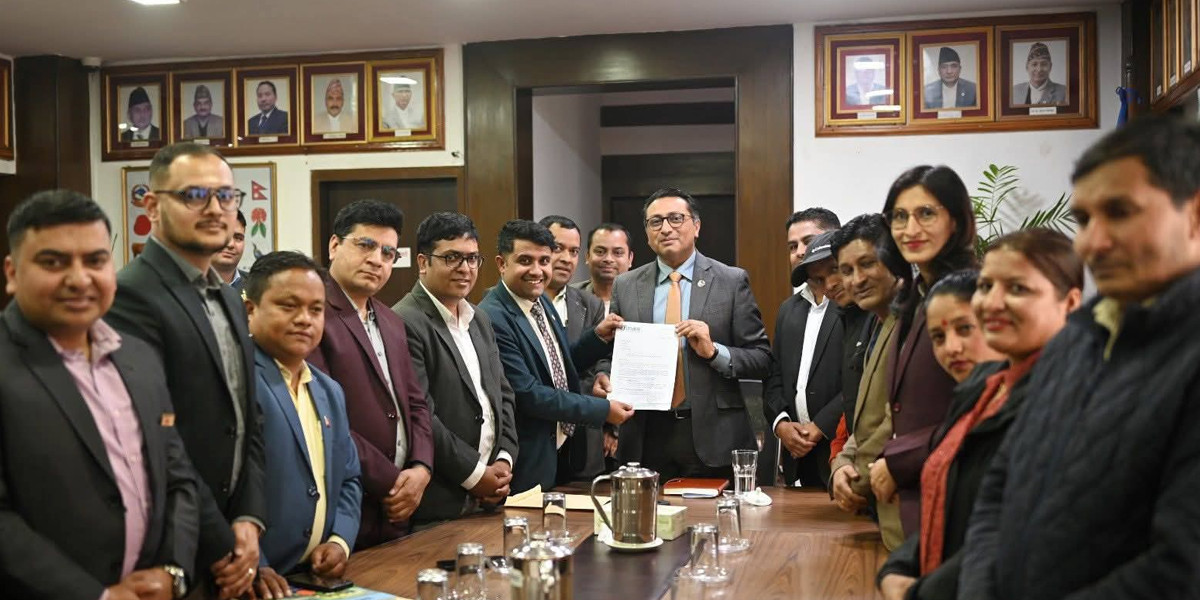 सञ्चारसँग सहकार्य गर्दै अर्थनीति अघि बढाउने सरकारको तयारी