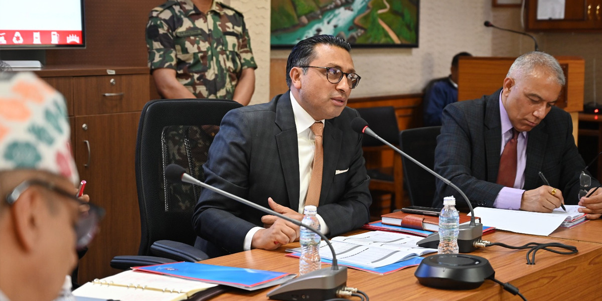 लगानी बोर्ड बैठकमा अर्थमन्त्री वाग्लेको असन्तुष्टि, “५५ मध्ये २ मात्रै निर्माणमा जानु लाजमर्दो”
