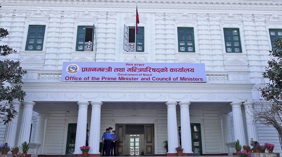सरकारको एक्सनः गाडी फिर्ता गर्न नमान्ने कर्मचारीको गाडी खोस्न सुरु