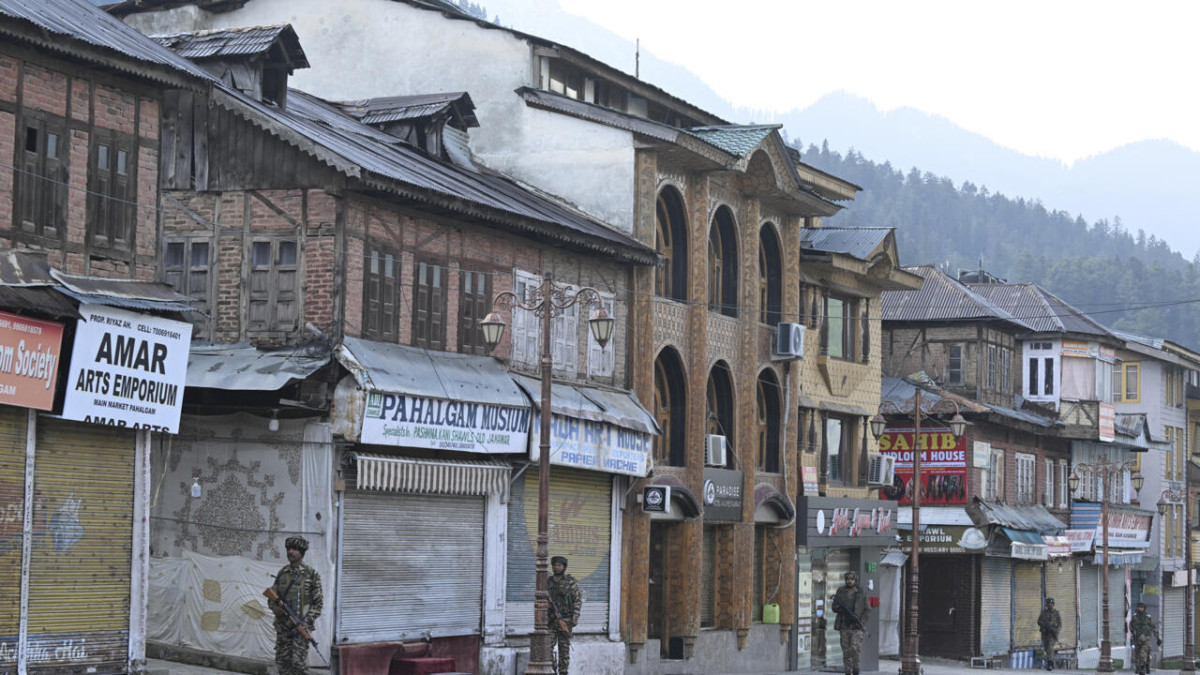 काश्मीरमा २६ जनाको हत्या गर्ने बन्दुकधारीको खोजीमा भारत