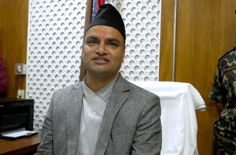 स्वास्थ्य बिमा कार्यक्रम रोक्ने अस्पतालको नवीकरण हुँदैनः मन्त्री पौडेल