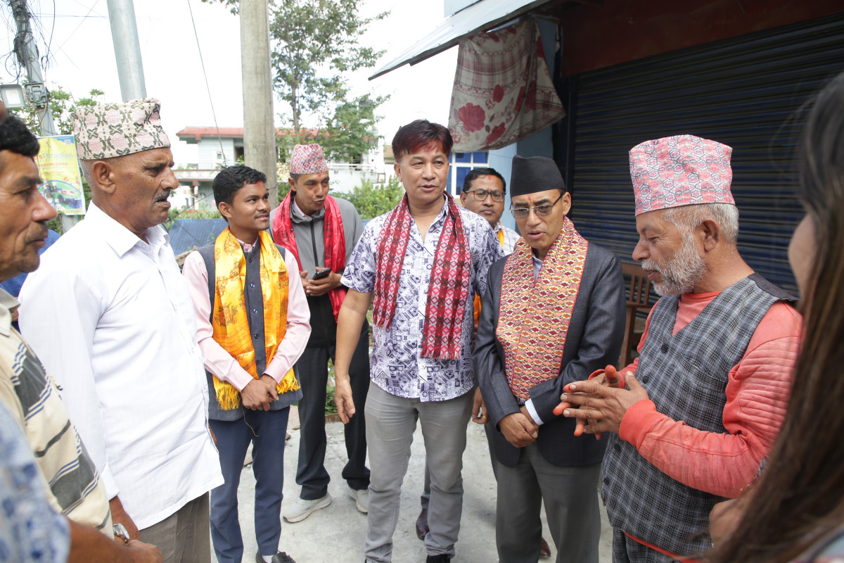सांसद प्रेम महर्जनद्वारा लुभु लाकुरी भञ्ज्याङ वैकल्पिक सडक निर्माणको अनुगमन