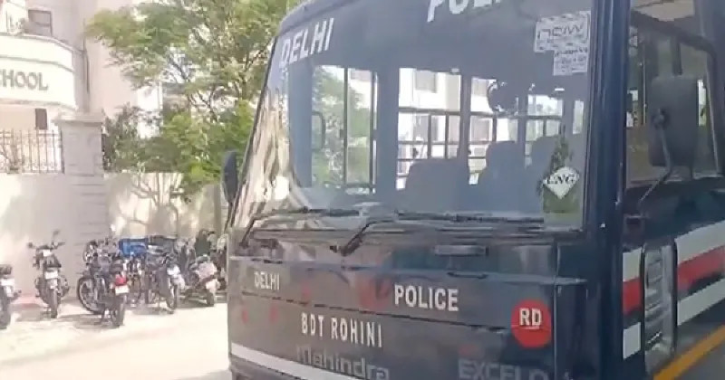 विस्फोटक पदार्थ राखिएको हल्लापछि दिल्लीका केही विद्यालय परिसरमा प्रहरी तैनाथ