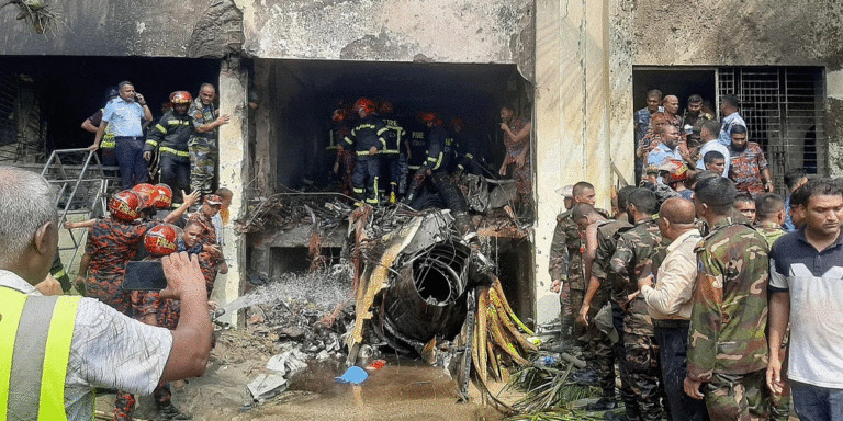 बङ्गलादेशको ढाकामा लडाकु विमान दुर्घटना, १६ जनाको मृत्यु