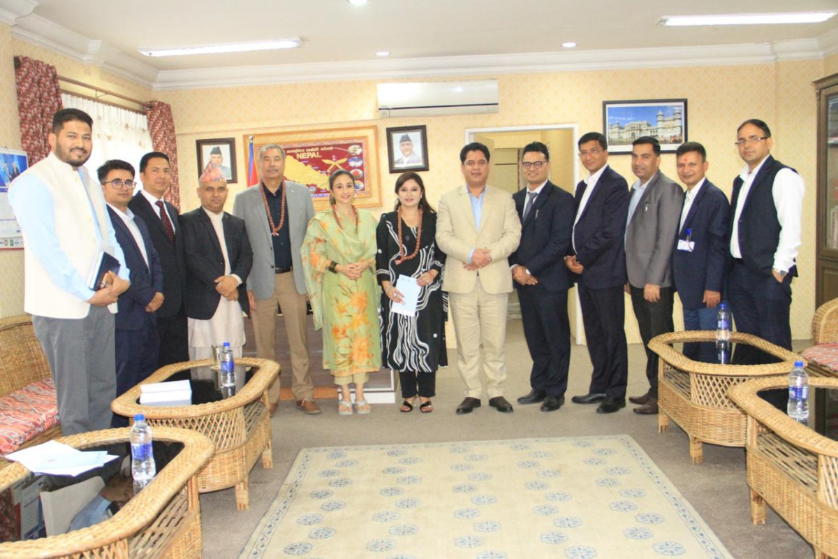 उद्योग, वाणिज्य तथा आपूर्ति मन्त्रालयद्वारा तीन सदस्यीय व्यापार विज्ञ समूह गठन