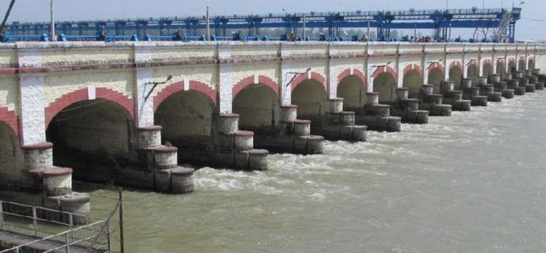 महाकाली नदीमा एक लाख क्युसेकभन्दा बढी बहाव, चारपाङ्ग्रे सवारी आवतजावतमा रोक