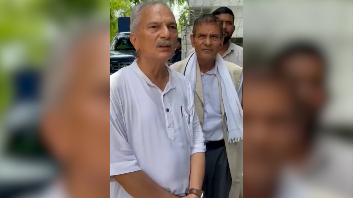 भैरहवा कारागारमा रवि लामिछानेलाई भेट्न पुगे डा. बाबुराम भट्टराई, पत्रपत्रिका समेत पढ्न नदिएकोप्रति चिन्ता व्यक्त