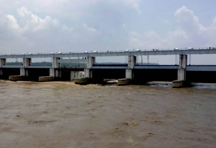 गण्डक नहरमा अतिक्रमण हुँदा किसान समस्यामा