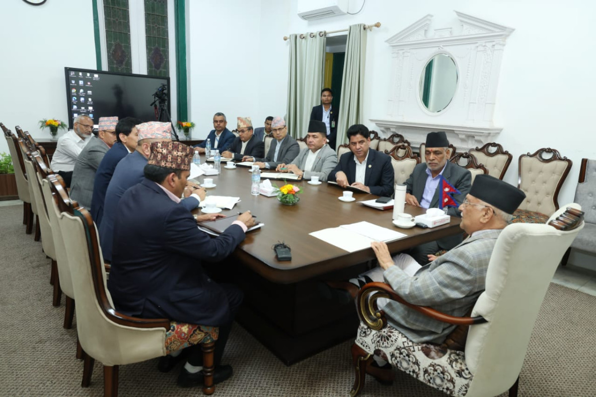 रासायनिक मल अभावको समस्याका विषयमा प्रधानमन्त्रीले कृषिमन्त्रीसहित सम्बद्ध अधिकारीसँग छलफल गर्दै