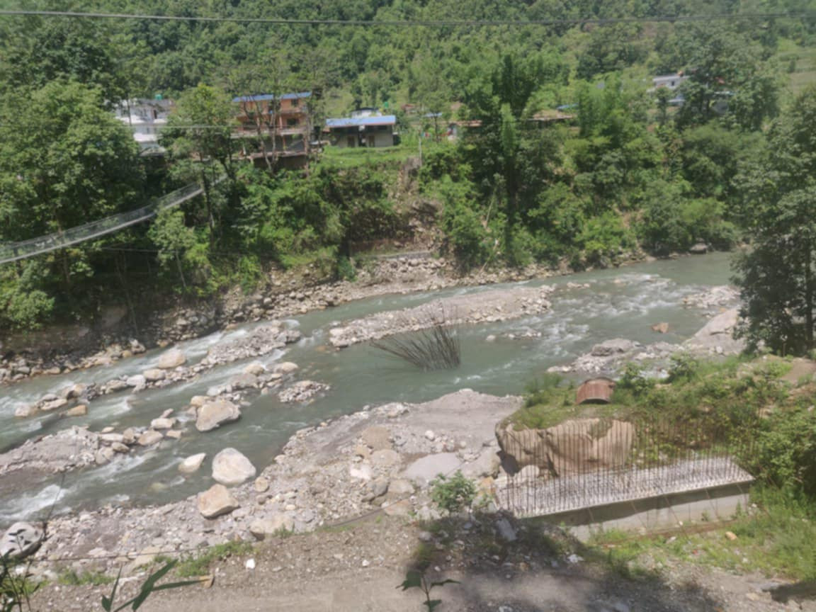 पाँच वर्षदेखि पुल निर्माण अधुरै