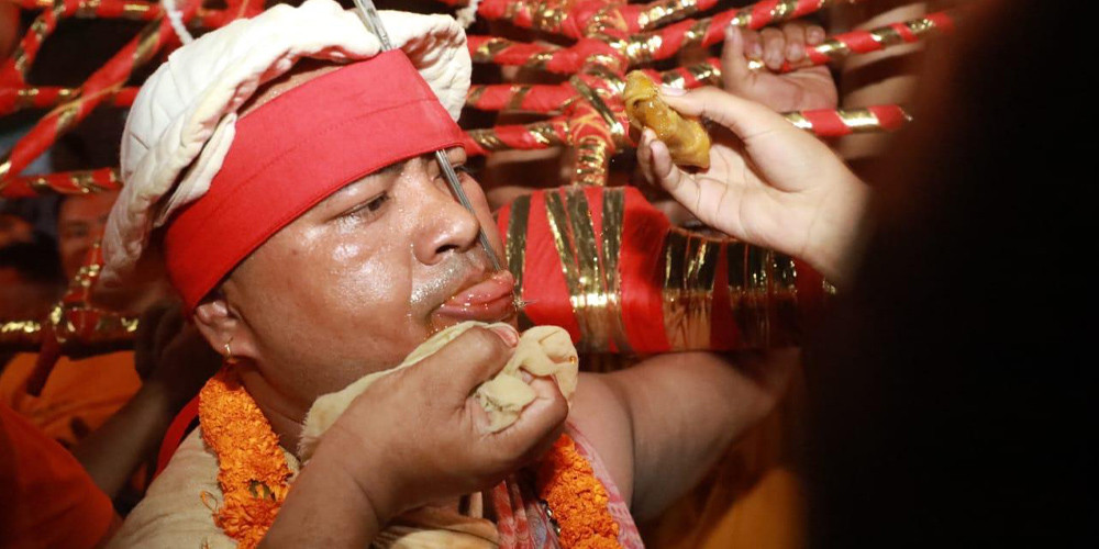 चौथो पटक जिब्रो छेडेर वीरेन्द्रभक्त दत्तात्रय र नवदुर्गा जाने