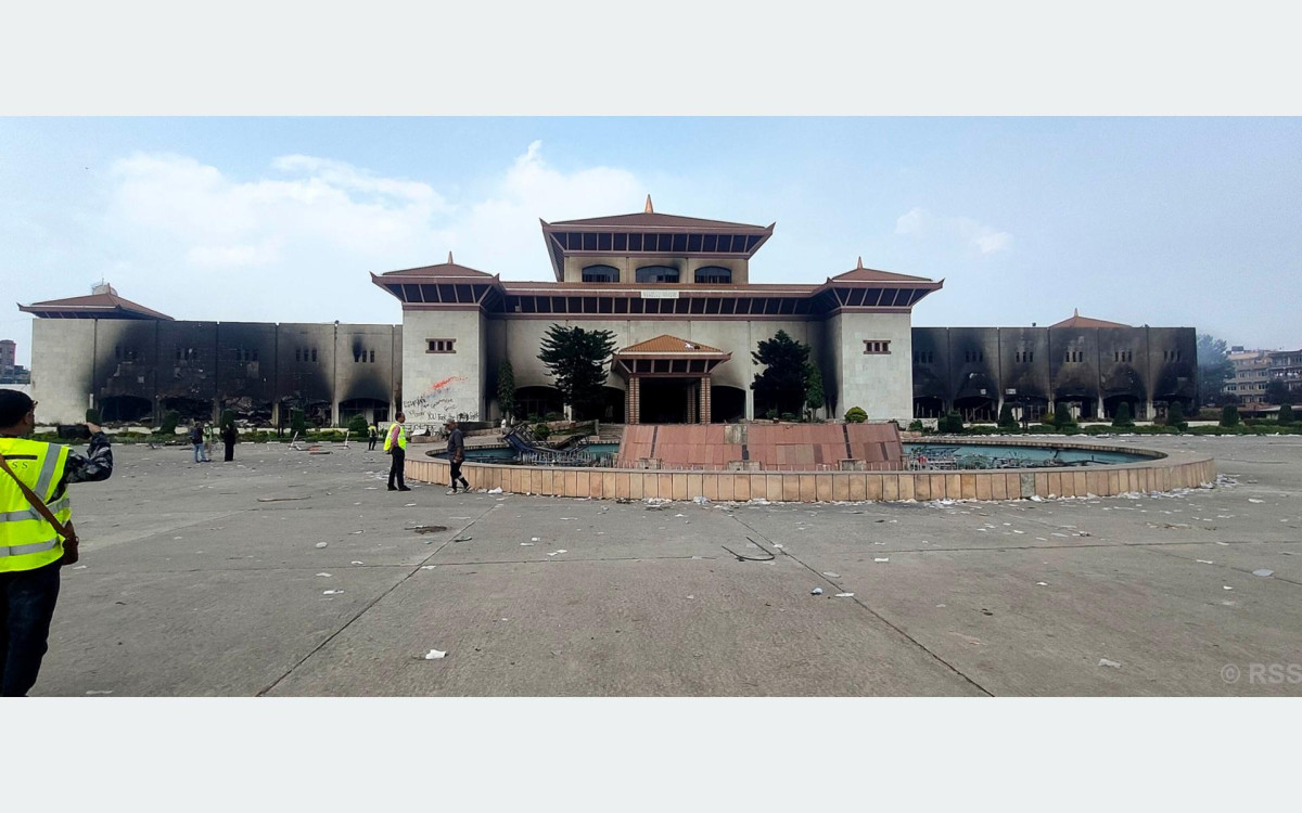 आन्दोलनकारीको पहिलो निशानामा परेको संसद्ः क्षतिको मूल्याङ्कन र सेवा सञ्चालनसँगसँगै