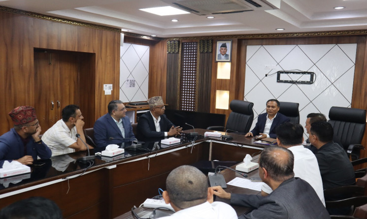 ऊर्जा मन्त्री घिसिङ : ‘बिजुली उत्पादन रोक्नु समाधान होइन, बजार सिर्जना गर्नुपर्छ’