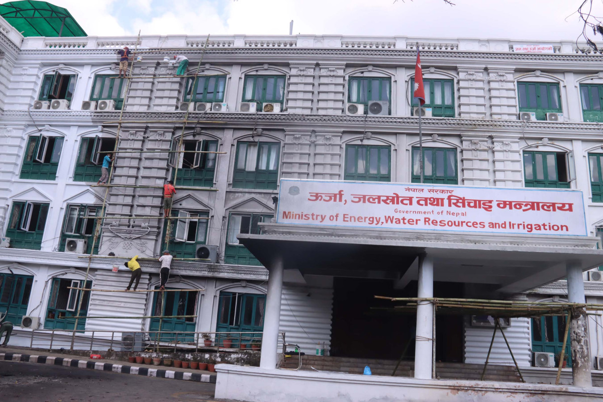 चिरिच्याट्ट पारिँदै सिंहदरबार, मर्मत र रङरोगन धमाधम