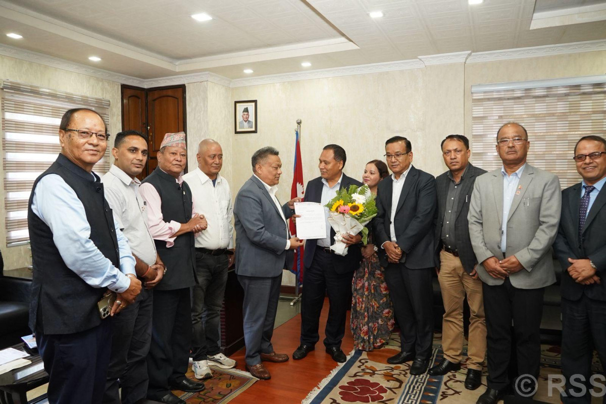 लामो समयदेखि जीर्ण अवस्थामा रहेका आयोजना राख्न हुँदैनः मन्त्री घिसिङ
