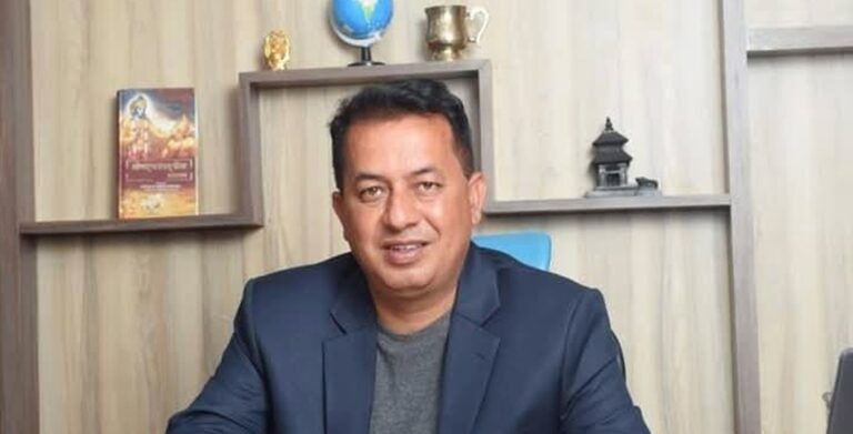 अवरुद्ध राजमार्गमा अलपत्र यात्रुहरूलाई सरकारले खाद्यान्न उपलब्ध गराउने