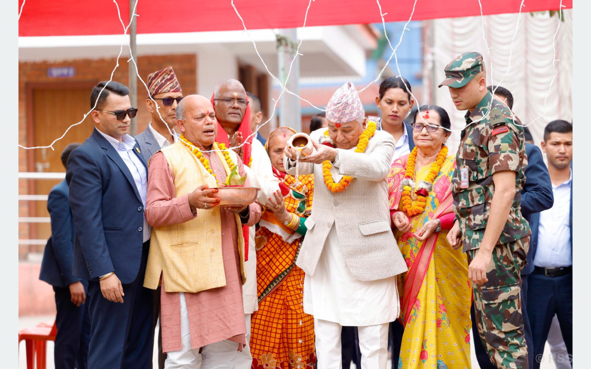 राष्ट्रपति पौडेलबाट गुह्येश्वरीमा अर्घ्यदान