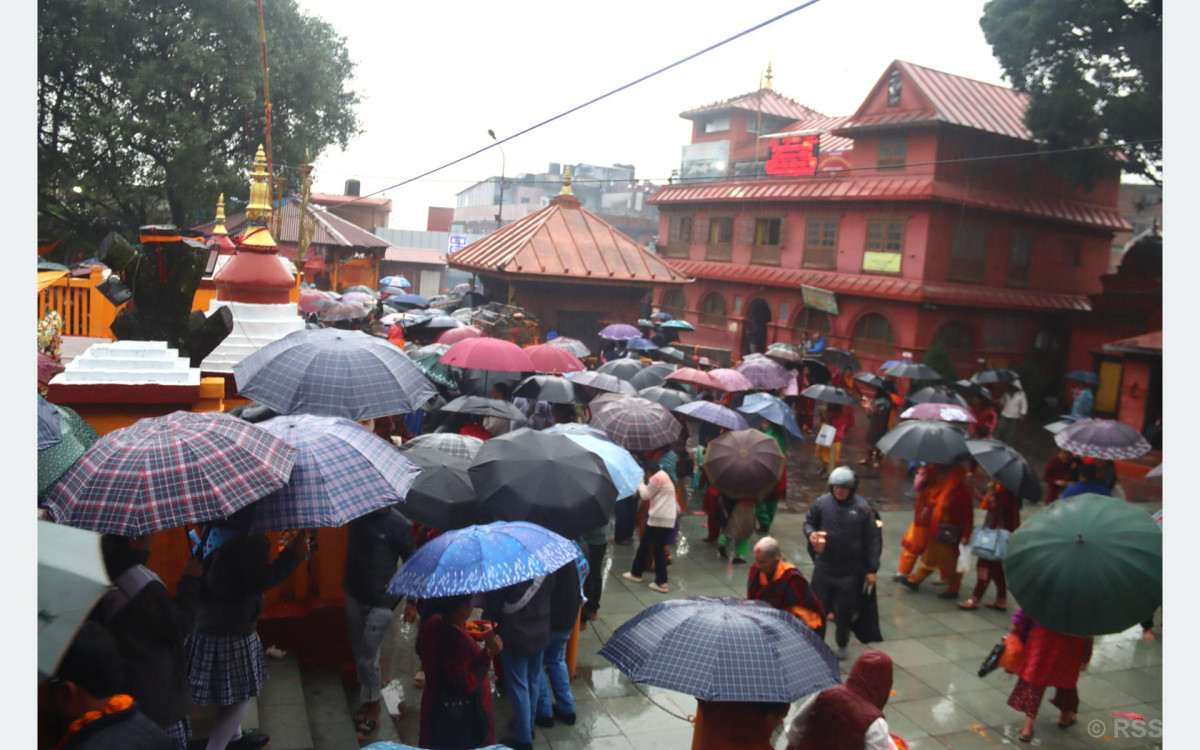 हरिबोधिनी एकादशी : नारायण मन्दिरमा भक्तजनको घुइँचो