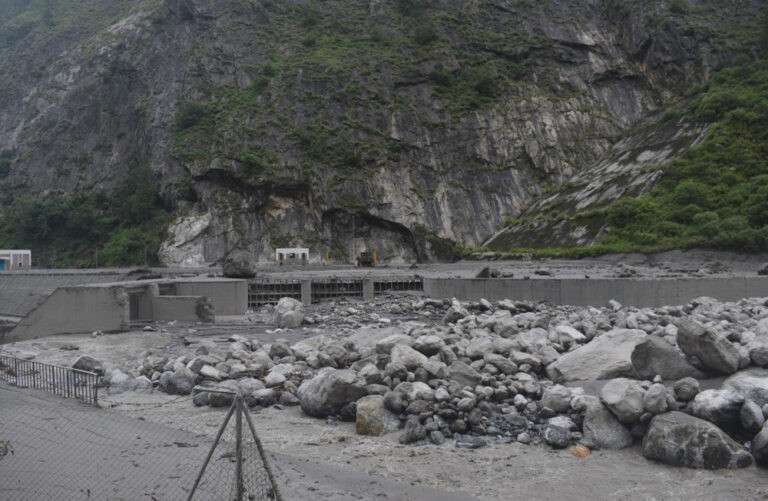 स्याफ्रुबेँसी–रसुवागढी अन्तरराष्ट्रिय राजमार्ग मर्मत सुरु