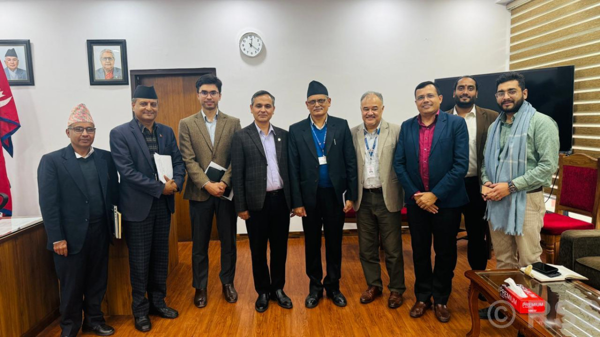 विदेशमा रहेका नेपालीलाई मतदान अधिकार प्रदान गर्ने विषयमा छलफल