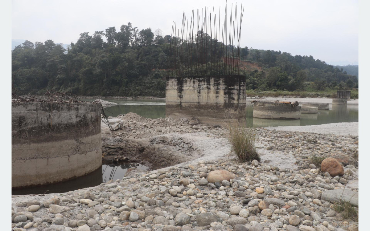 स्थानीयवासीको जिज्ञासा , लम्सुवाघाट पक्की पुल १५ वर्षसम्म किन बनेन ?