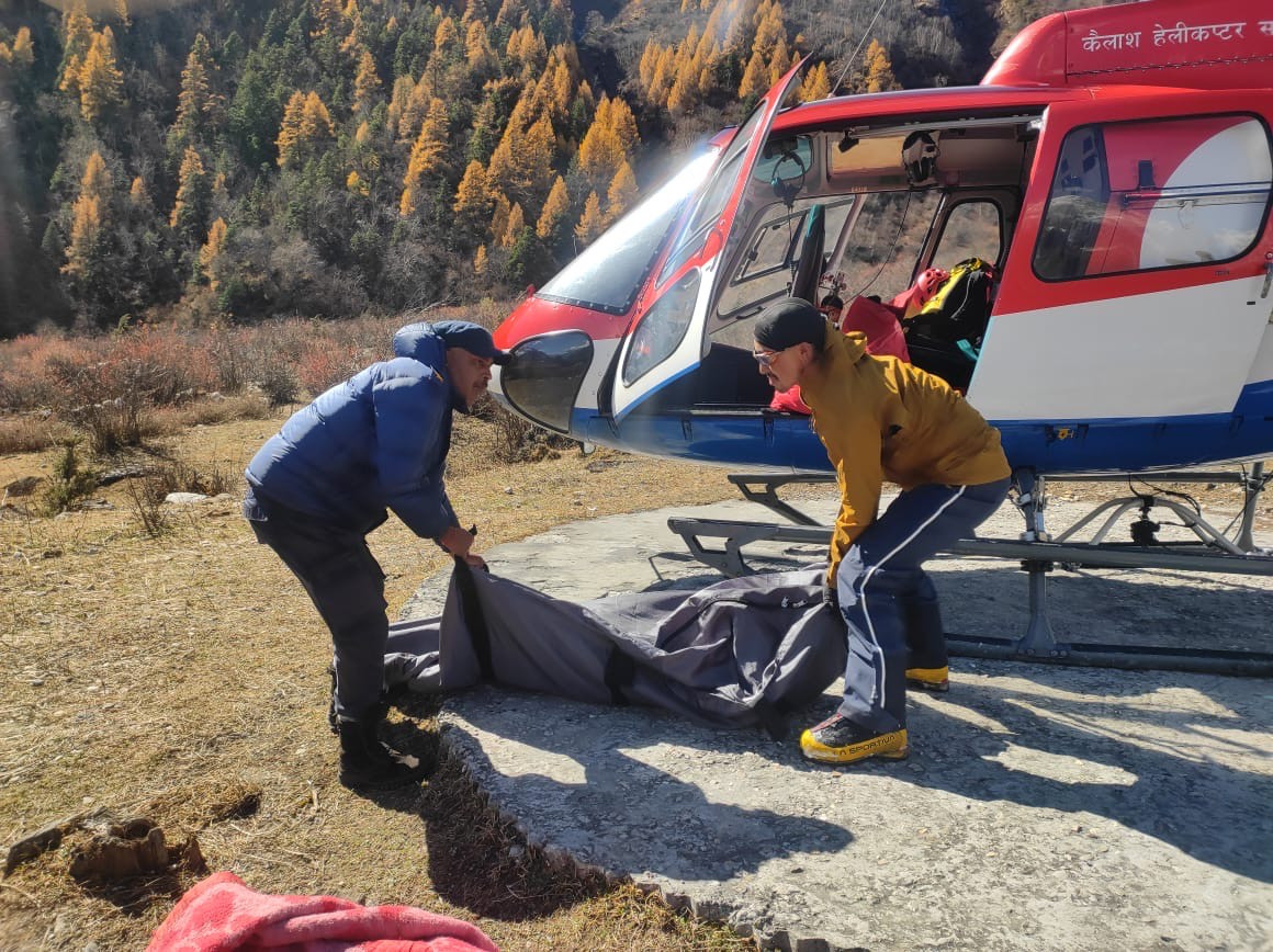 पाङबारी हिमाल चढ्न गएका दुई आरोहीको शव फेला