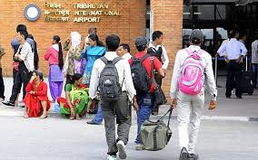 वैदेशिक रोजगारीमा जाने श्रमिकको स्वास्थ्य परीक्षण शुल्क बढाएर ९ हजार ५ सय रुपैयाँ बढाइए