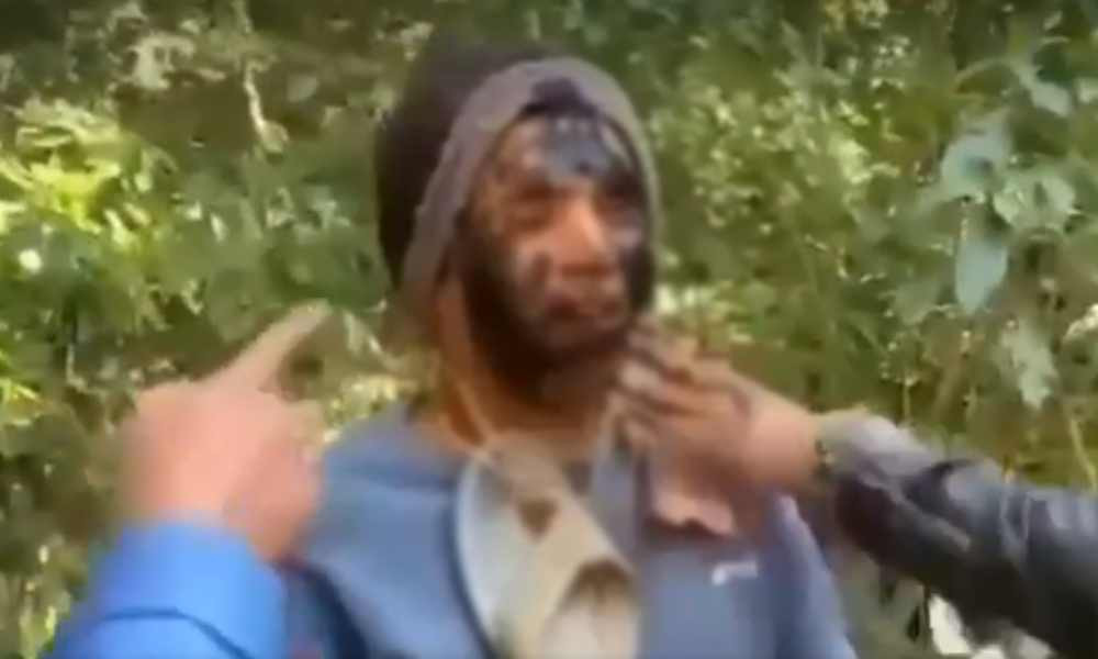 डडेल्धुरामा सिँचाइको योजनामा भ्रष्टाचार गरेको भन्दै कालोमोसो र चप्पलको माला, भिडियो सामाजिक सञ्जालमा भाइरल