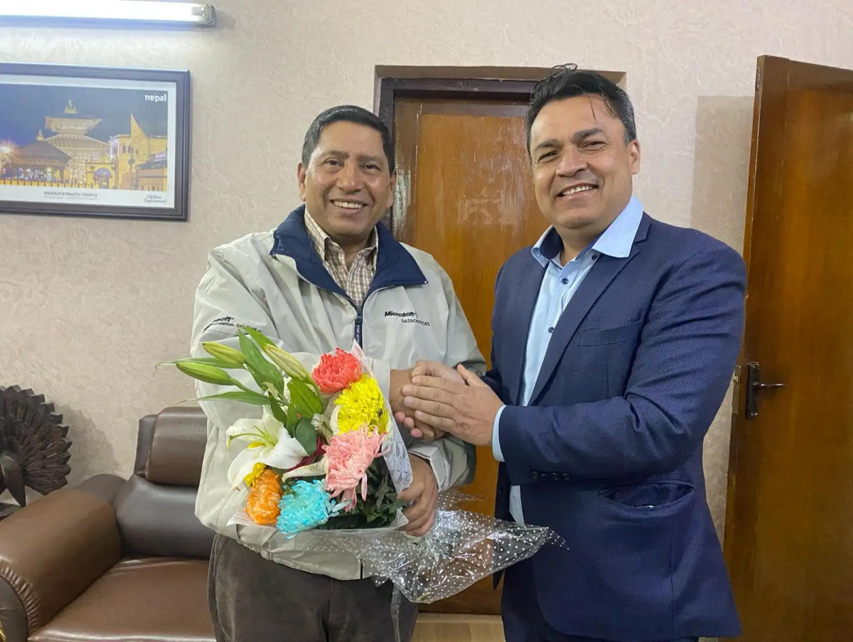 विवाद मिलाउन भन्दै एनआरएनए नेताहरु मन्त्री निवासमा