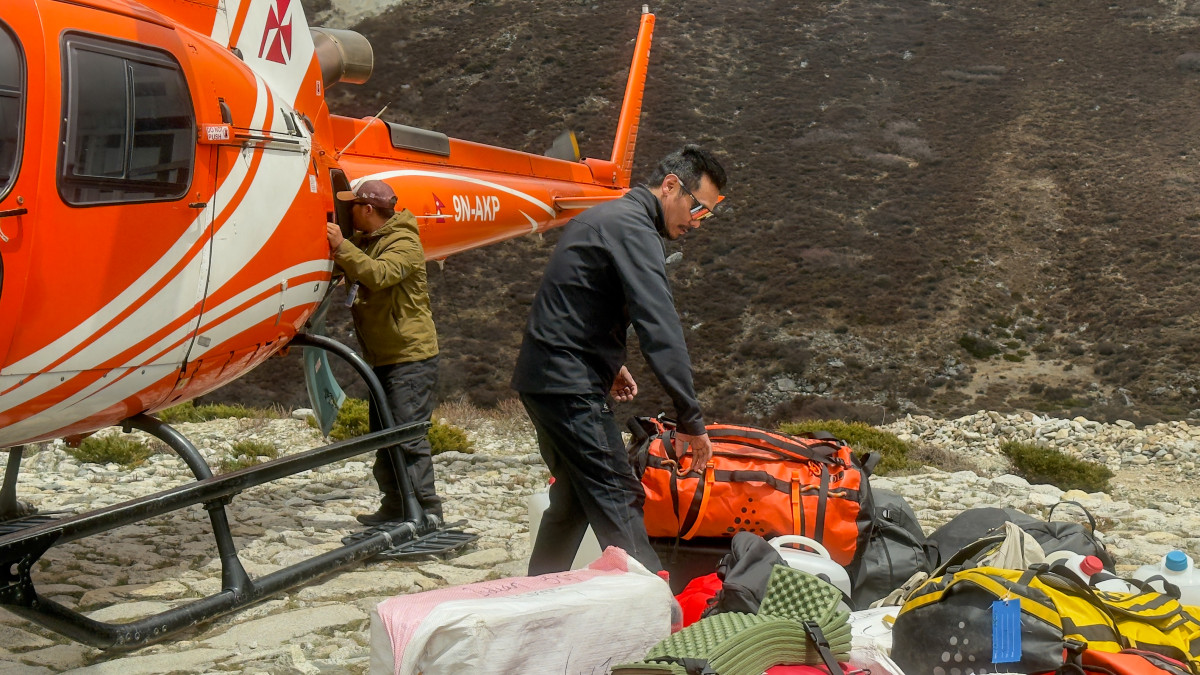 bag-arrengment-with-pilot_98991912.jpg