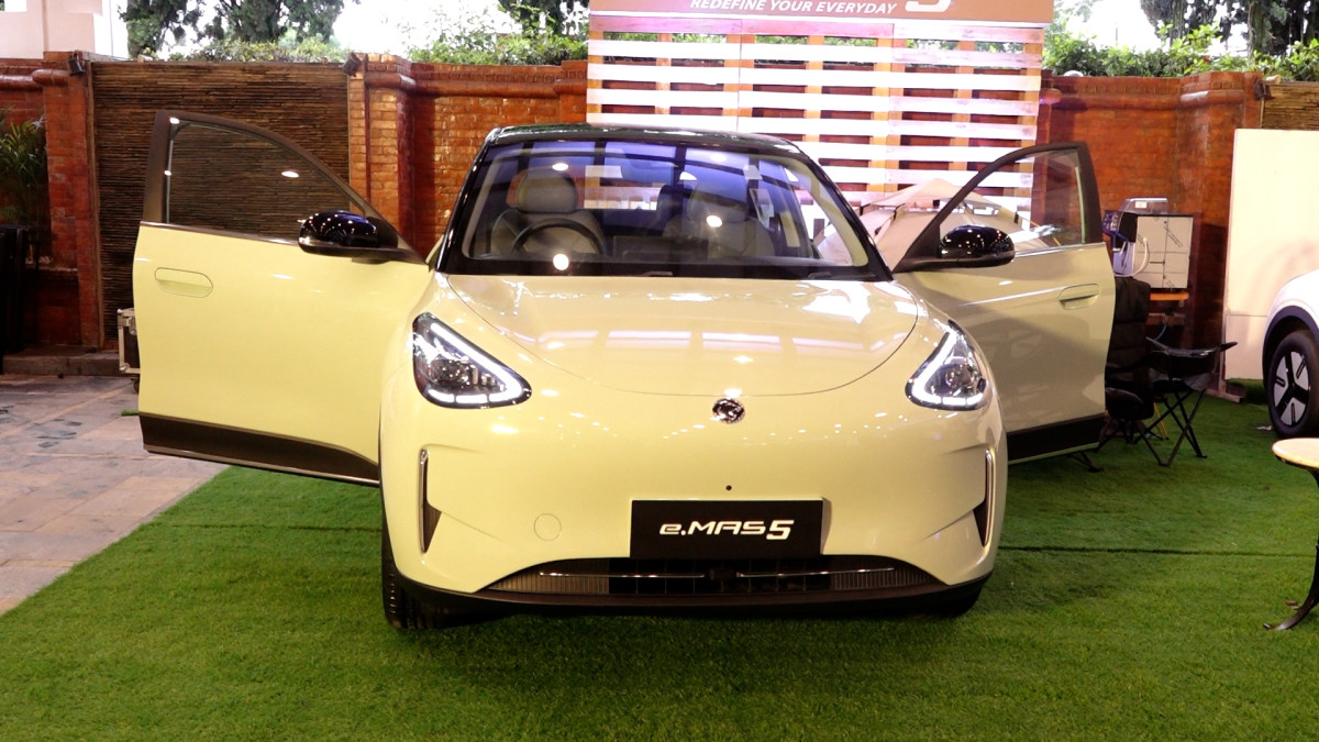 ev-car00_03_01_23still002_325d105f.jpg