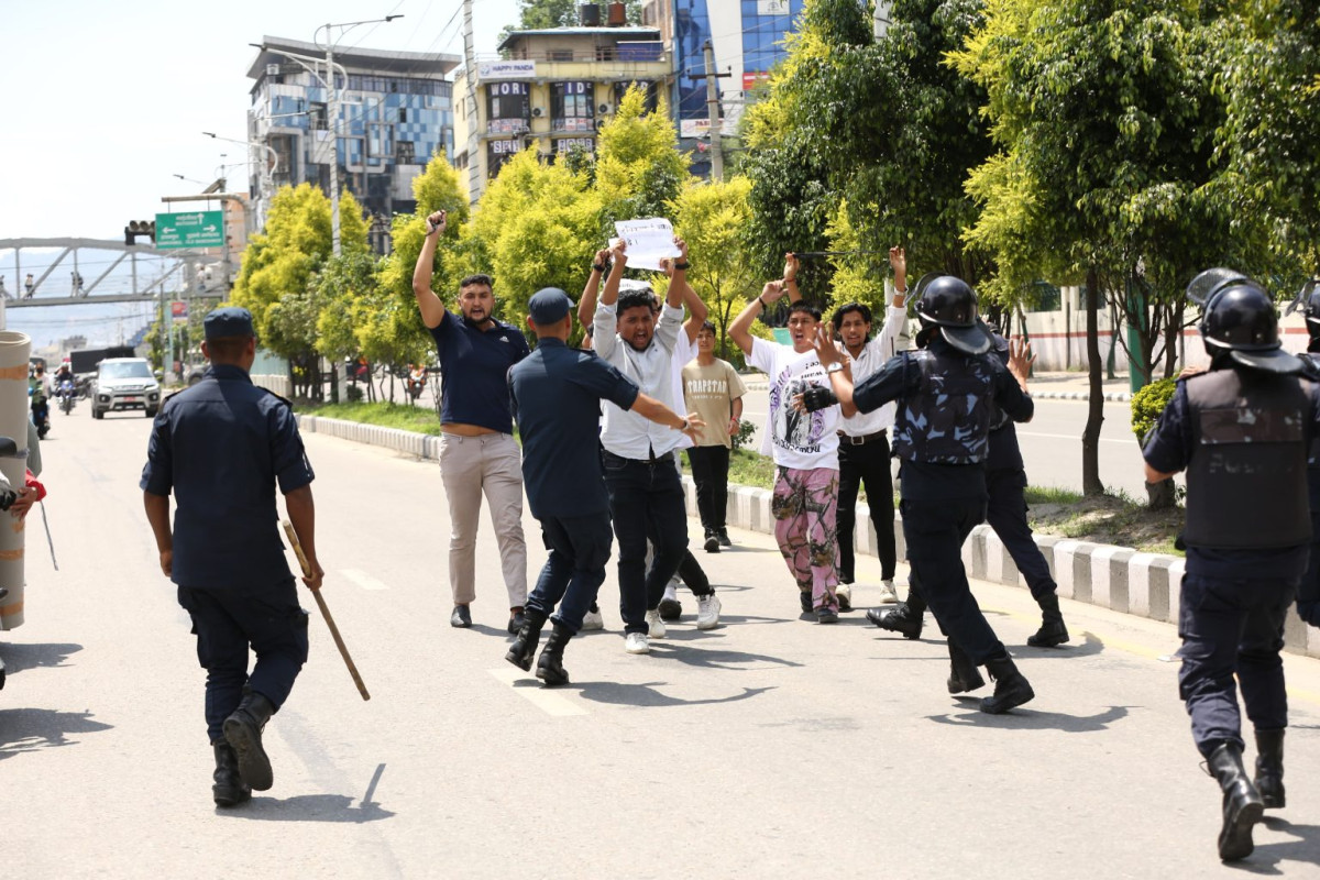 गोली लागेकी रेविकाको न्यायका लागि प्रदर्शन