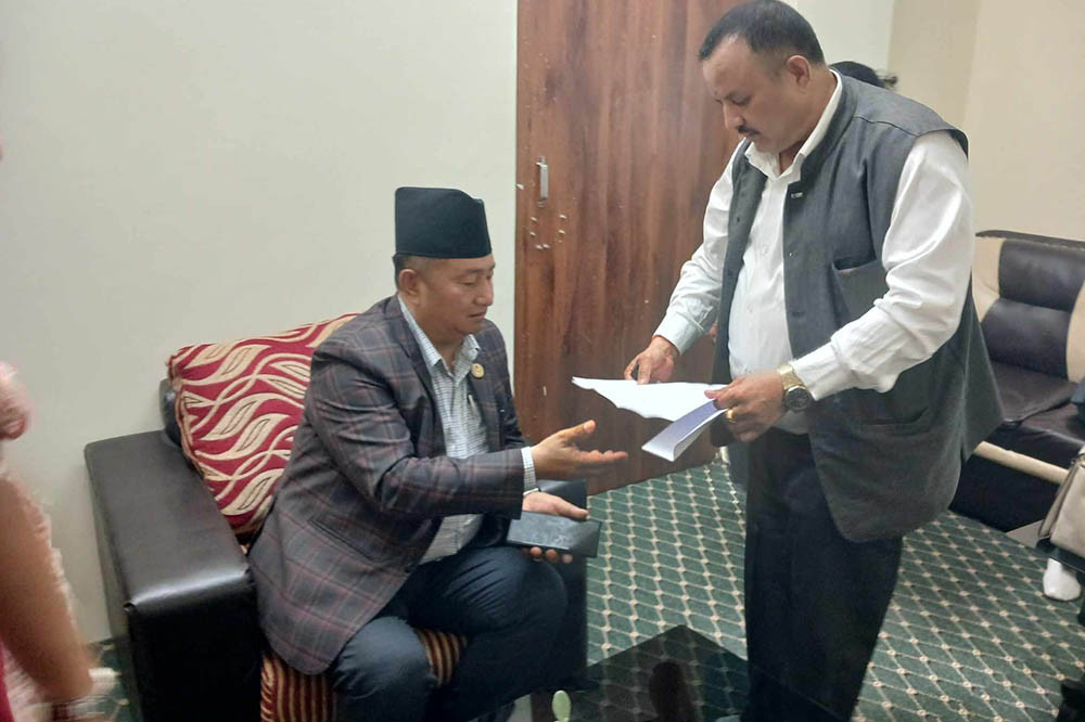 बागमतीका खानेपानीमन्त्री खड्काले पनि दिए राजीनामा