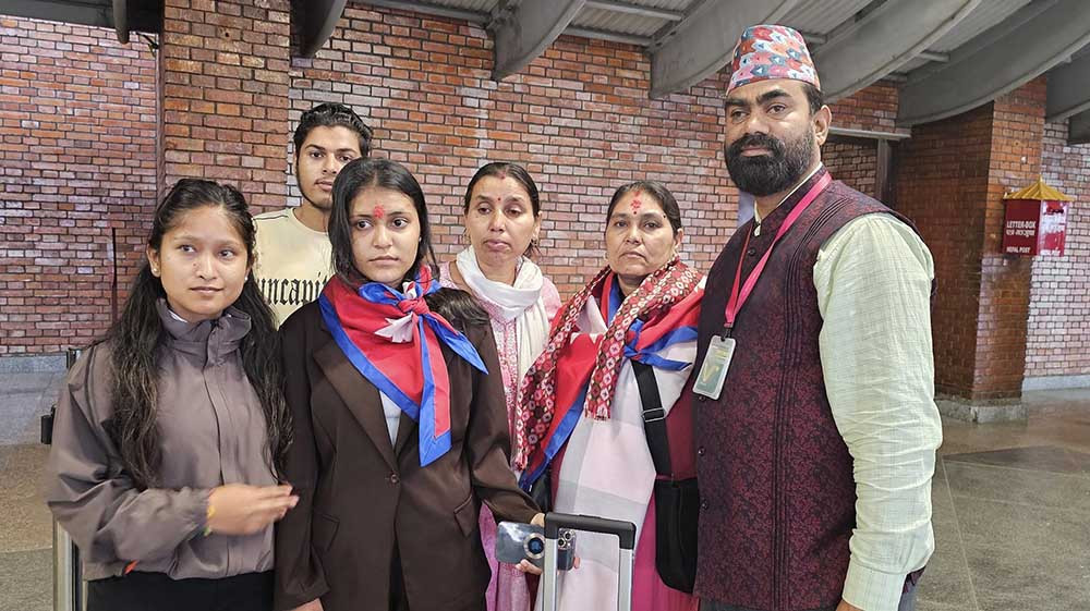विपिन जोशीको अवस्था बारे जानकारी लिन आमा र बहिनी इजरायल प्रस्थान