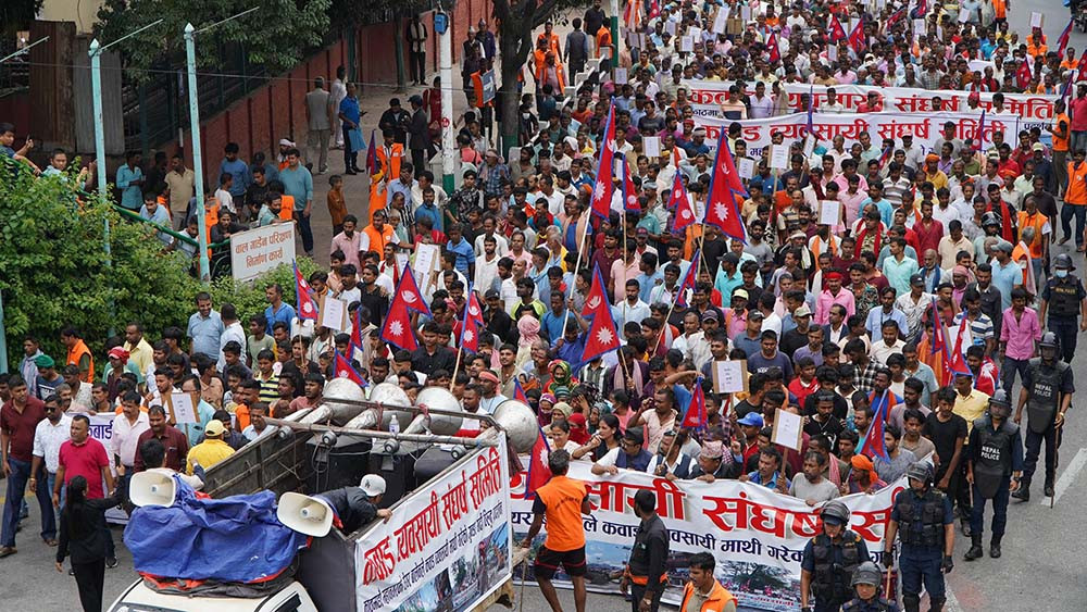काठमाडौं महानगरविरुद्ध कवाड व्यवसायीको आज पनि प्रदर्शन