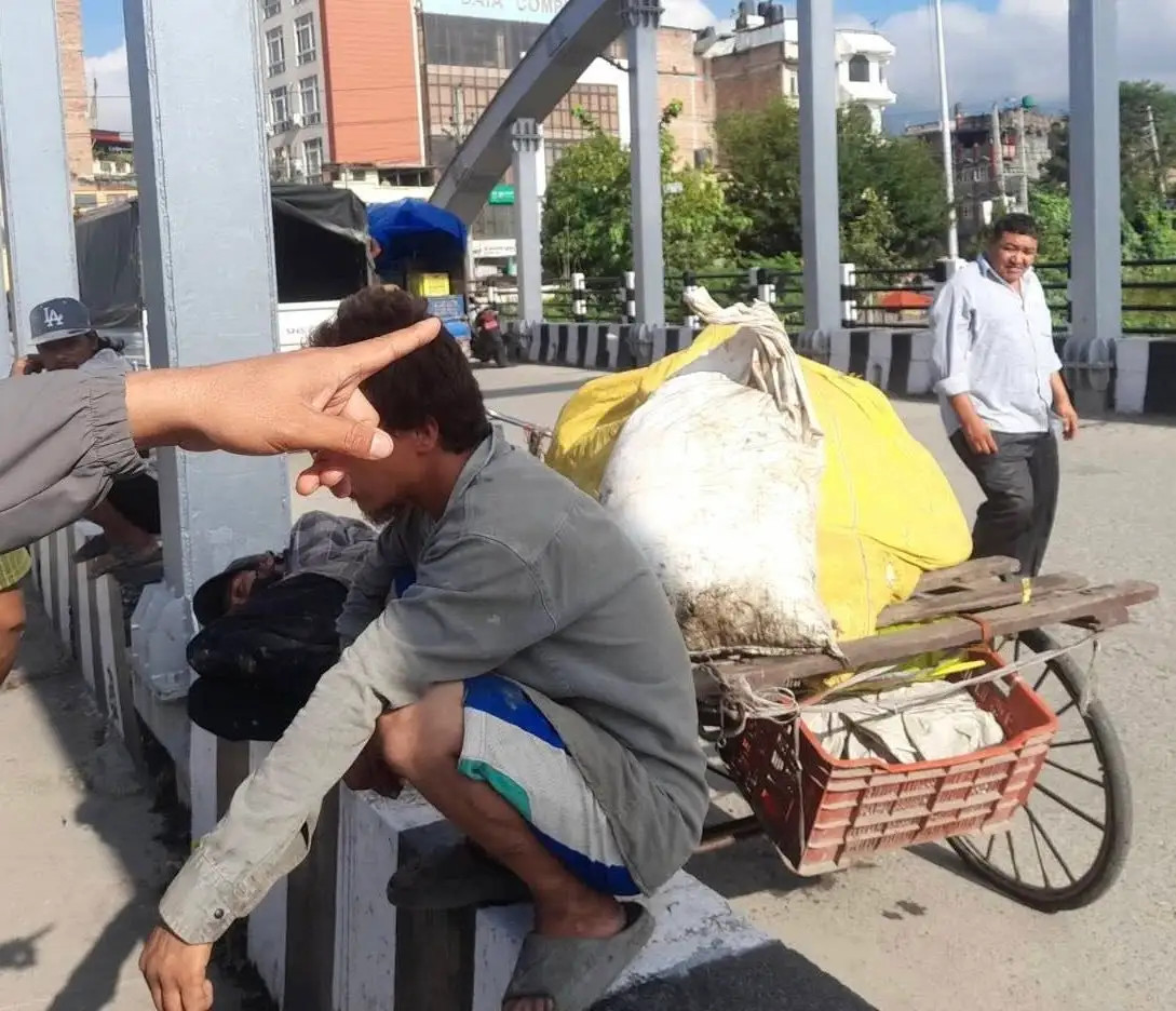 डल्लु पुलमुनि फोहोर फाल्ने रिक्सा नियन्त्रणमा
