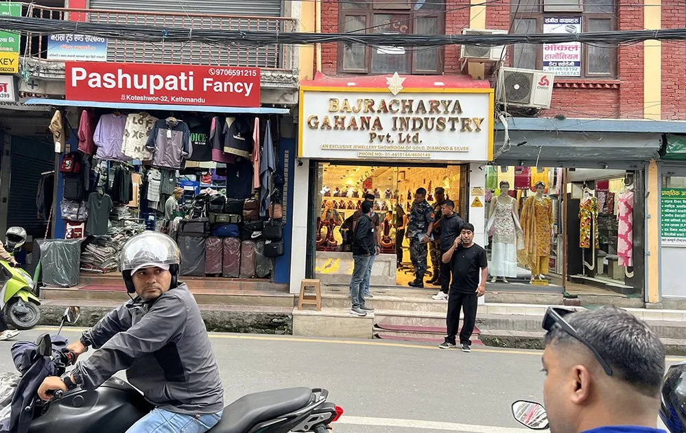 कोटेश्वरस्थित गहना उद्योगमा विभागको छापा