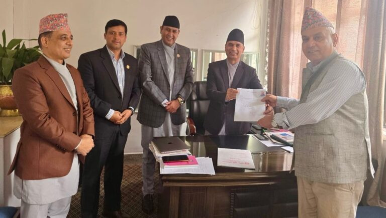 संसदीय सुनुवाइ समितिको सभापति पदमा रामहरिले गरे मनोनयन दर्ता