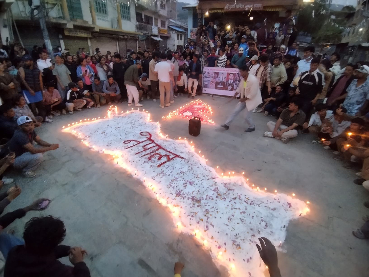 जुम्लामा जेनजीहरुद्वारा मृतकको सम्झनामा दिप प्रज्वलन