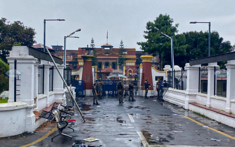 आगजनी र तोडफोडपछि खण्डहर बनेको राष्ट्रपति भवन