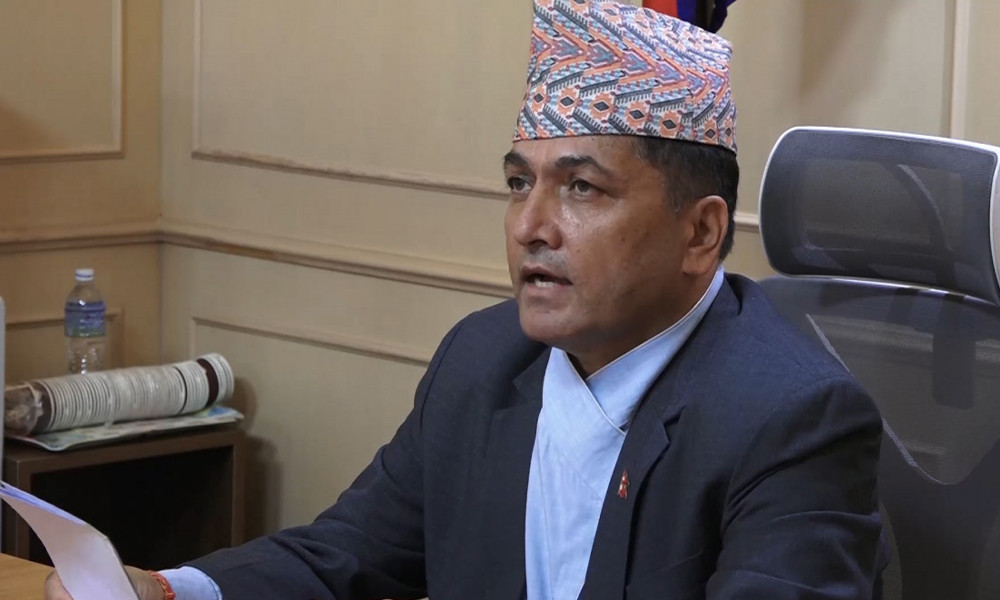 आधारभूत सेवा प्रवाहबारे भर्चुअल छलफल गर्दै मुख्यसचिव अर्याल